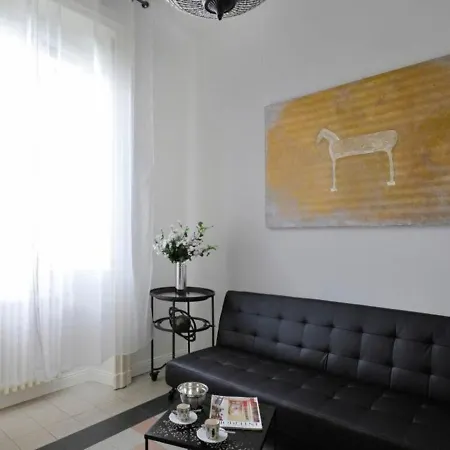 Apartment Bacone Liberty Vittoria By Halldis *